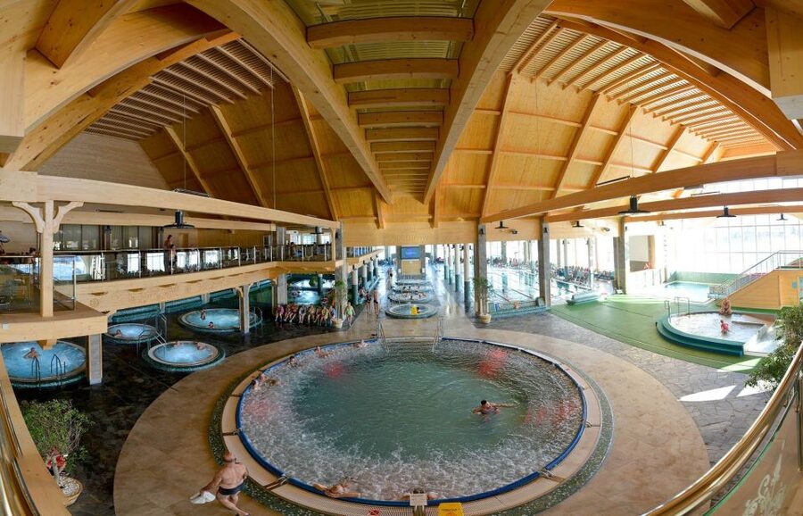 From Krakow: Slovakia Treetop Walk, Zakopane & Thermal Spa - Why the guide matters on a 12-hour outing