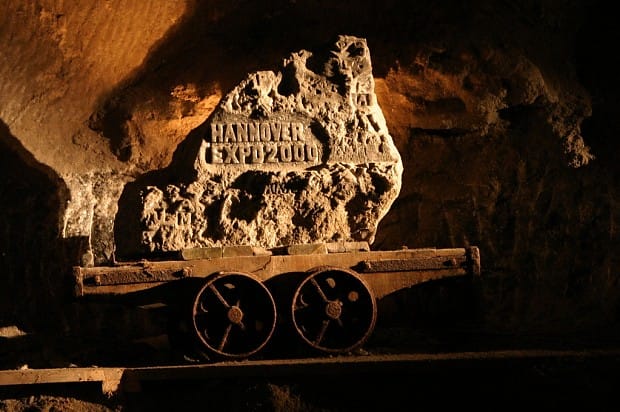 From Kraków: Wieliczka Salt Mine Guided Tour with Transport - Shops, refreshments, and the underground pause