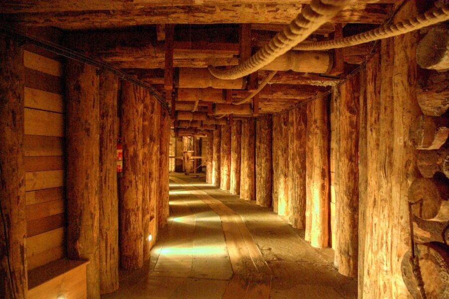 From Krakow: Wieliczka Salt Mine Tour with Hotel Pickup - Why the Wieliczka Salt Mine feels bigger than expected