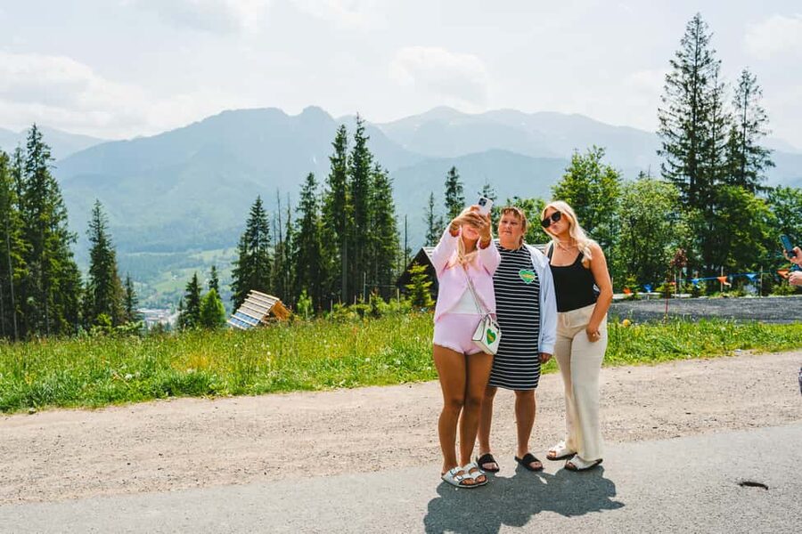 From Kraków: Zakopane & Chochołów A Wooden Jewel of Podhale - Chochołów’s wooden houses and highland character