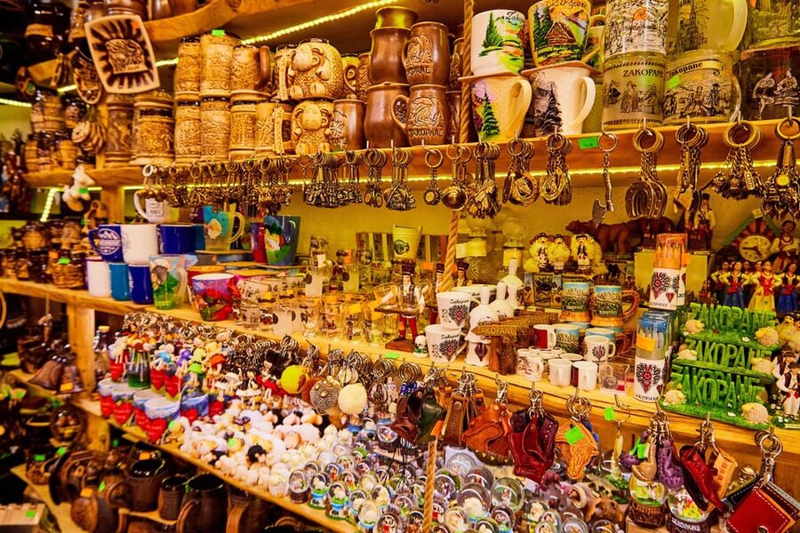 From Krakow: Zakopane Tour with Cable Car + Tasting & Pickup - Reaching Zakopane’s traditional market