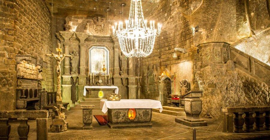 From Warsaw: Guided Tour to Wieliczka Salt Mine and Krakow - Key points to know before booking