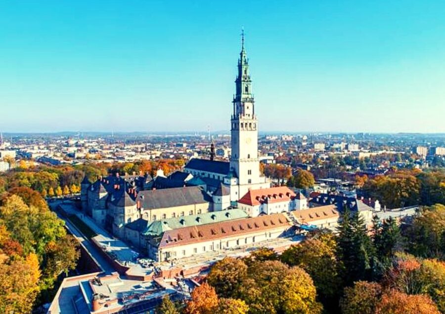 From Warsaw: Jasna Gora & Black Madonna Small Group Tour - Jerzy Duda-Gracz’s Golgotha