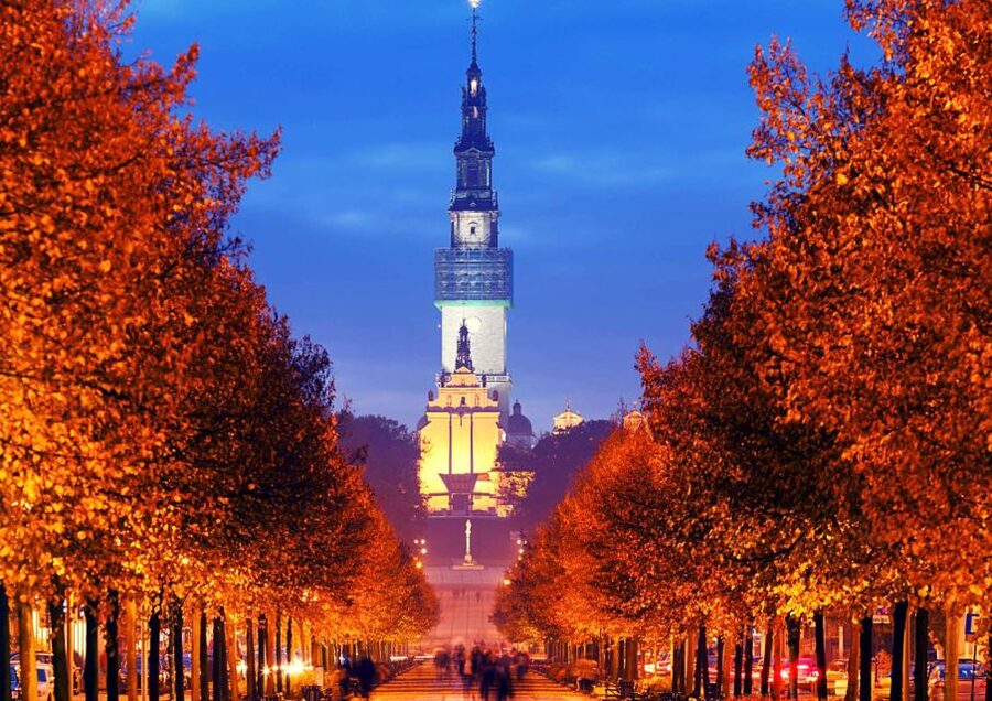 From Warsaw: Jasna Gora & Black Madonna Small Group Tour - From central Warsaw to Częstochowa
