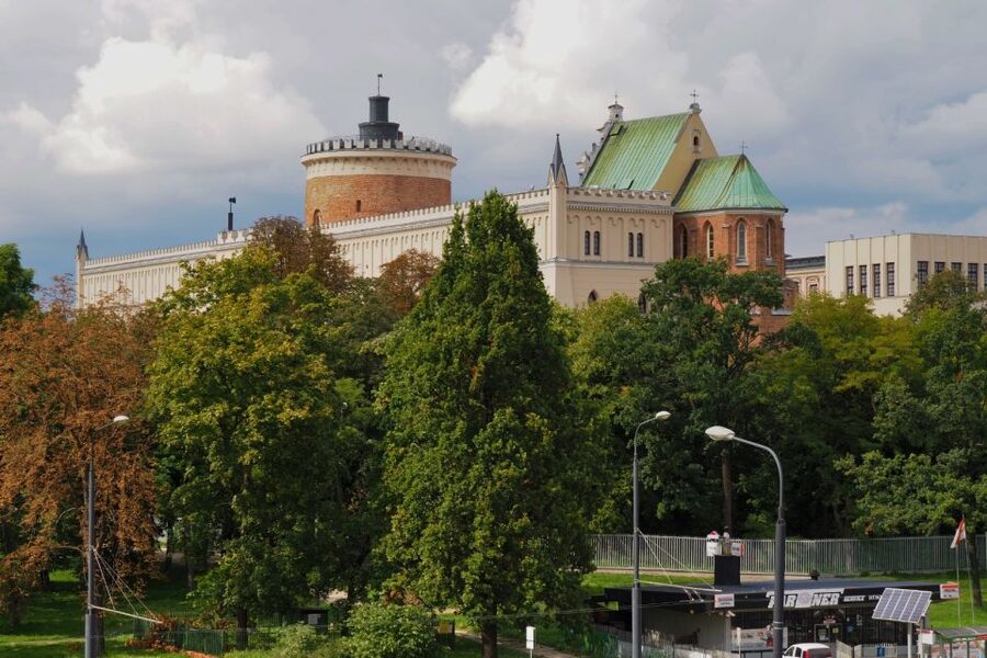 From Warsaw: Lublin and Majdanek State Museum Day Tour - Transport, timing, and the practical tradeoffs