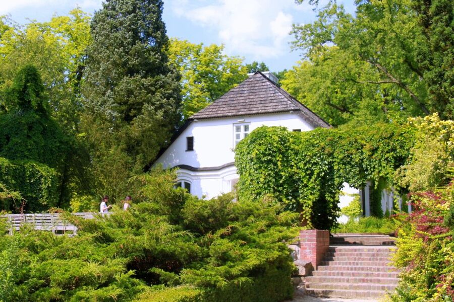 From Warsaw: Tour to Chopin's Birthplace - Żelazowa Wola - Who should book this Chopin day trip?