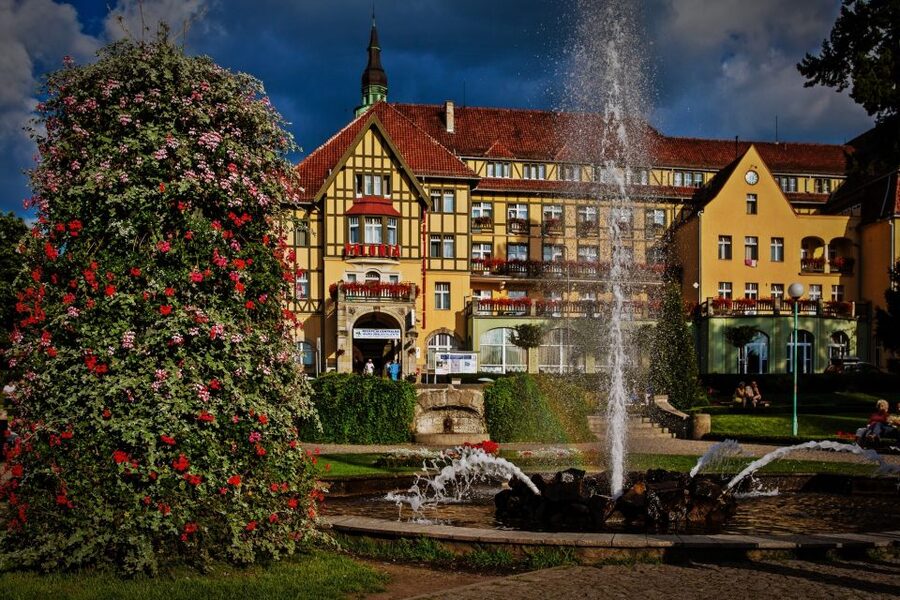 From Wroclaw: Full-Day Stolowe Mountains Trekking Tour - Timing, cost, and small practical concerns
