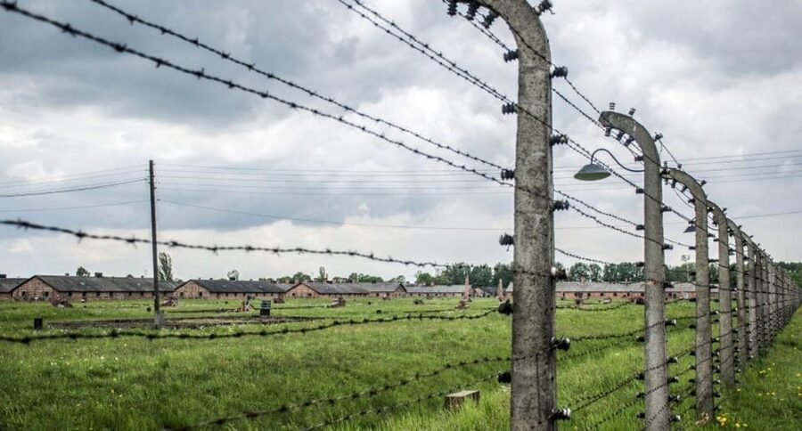 From Wroclaw: Guided Tour to Auschwitz-Birkenau and Krakow - Meeting in Krakow, then heading to Auschwitz