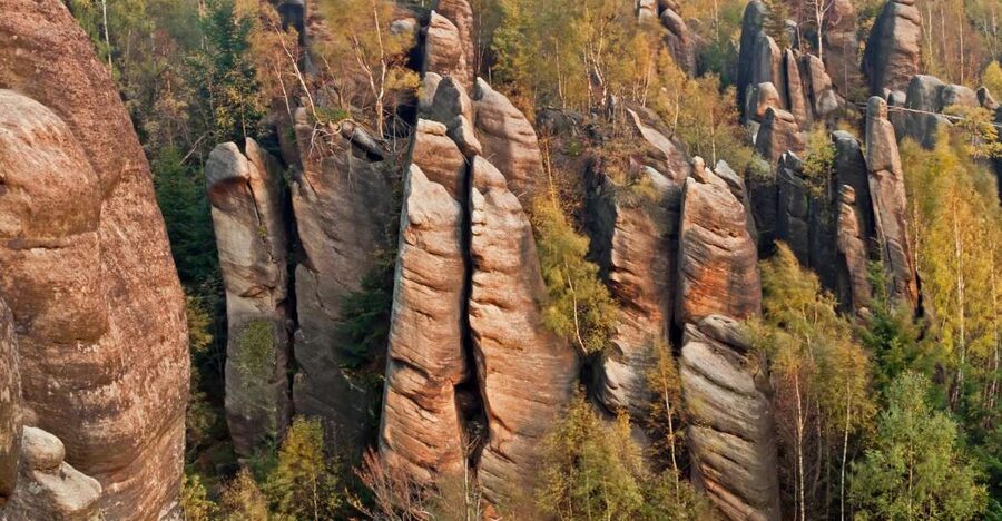 From Wroclaw: Hiking Trail in Rock City Adrspach - Entering through the Gothic gate