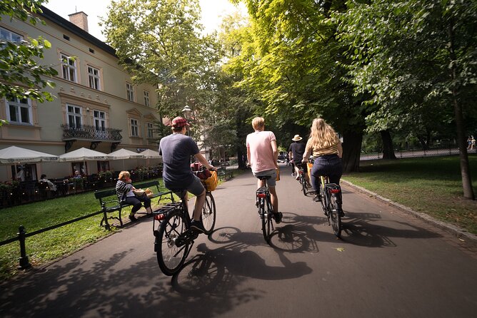 Full Bike Tour - the Old Town, Jewish Qtr & the Ghetto NEW BIKES - What the guides add to the ride