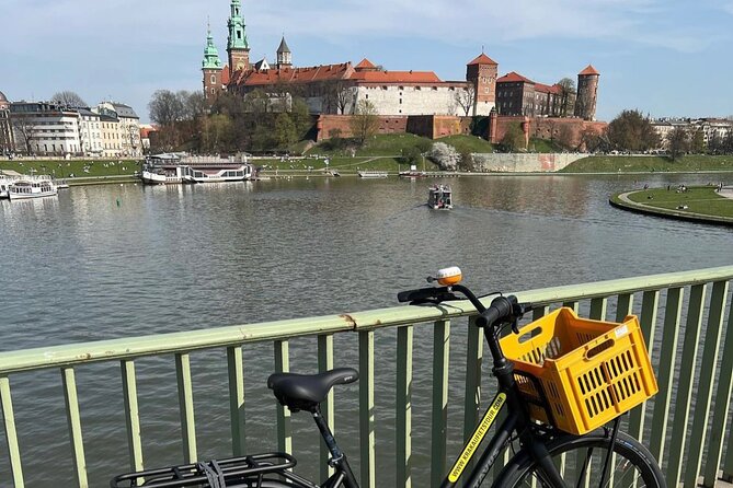 Full Bike Tour - the Old Town, Jewish Qtr & the Ghetto NEW BIKES - Price, time, and overall value