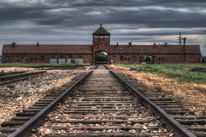 Full-Day Tour of Auschwitz and Wieliczka Salt Mine from Krakow - The short break between major sights