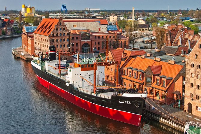 Gdansk and Malbork Castle Small Group Tour from Warsaw with Lunch - Malbork Castle makes the long road worthwhile