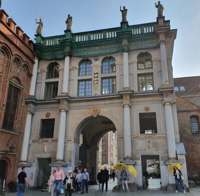 Gdańsk City Sights & History Guided Walking Tour in English - Who should book this Gdańsk walk?