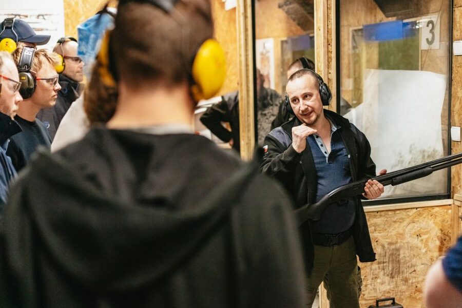 Gdańsk: Extreme Gun Shooting Experience with Transfers - Timing, groups, and the short firing window