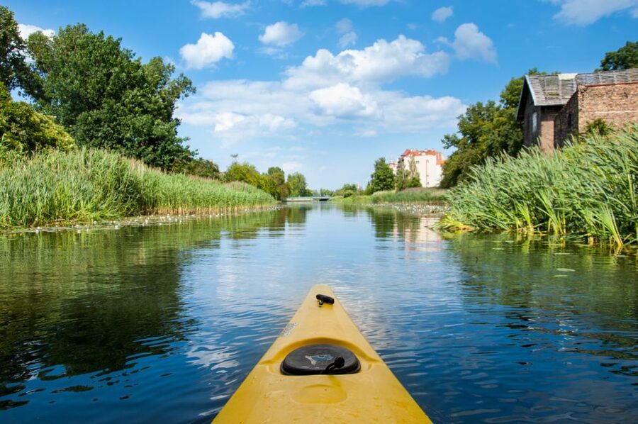 Gdansk: Guided Kayak Tour - Meeting the guide near Gdansk Shipyard