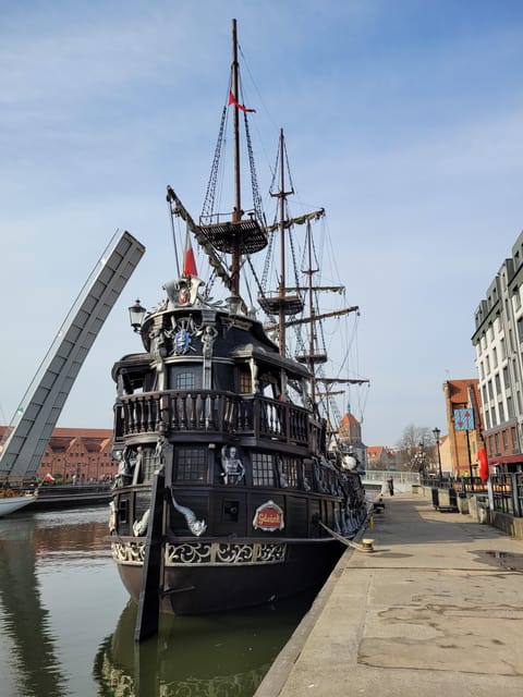 Gdansk: Guided Round-Trip Cruise to Westerplatte - Seating, boarding, and comfort
