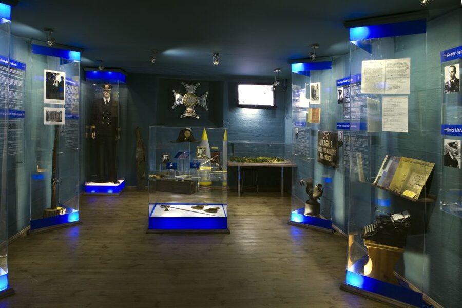 Gdansk Hel Peninsula Private Guided Tour with Cruise or Car - Getting There by Car or Catamaran