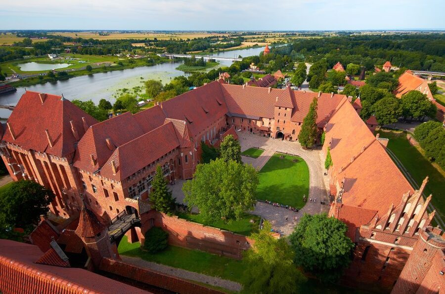 Gdansk: Malbork Castle Regular Tour - How much time do you get inside?
