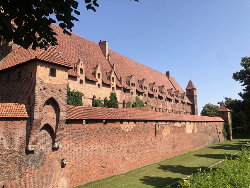 Gdansk: Malbork Castle & Westerplatte Tour with Local Lunch - Should you book the Malbork and Westerplatte tour?