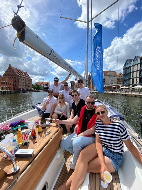 Gdańsk: Motlawa and Port yacht cruise with Welcome Drink - Key points to know before boarding