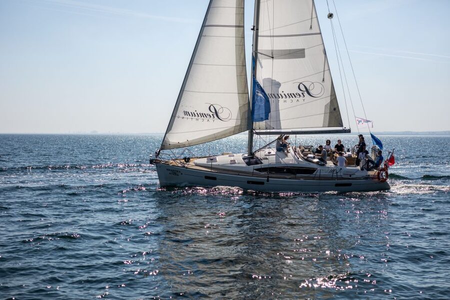 Gdańsk: Motlawa and Port yacht cruise with Welcome Drink - Is $26 a fair price?