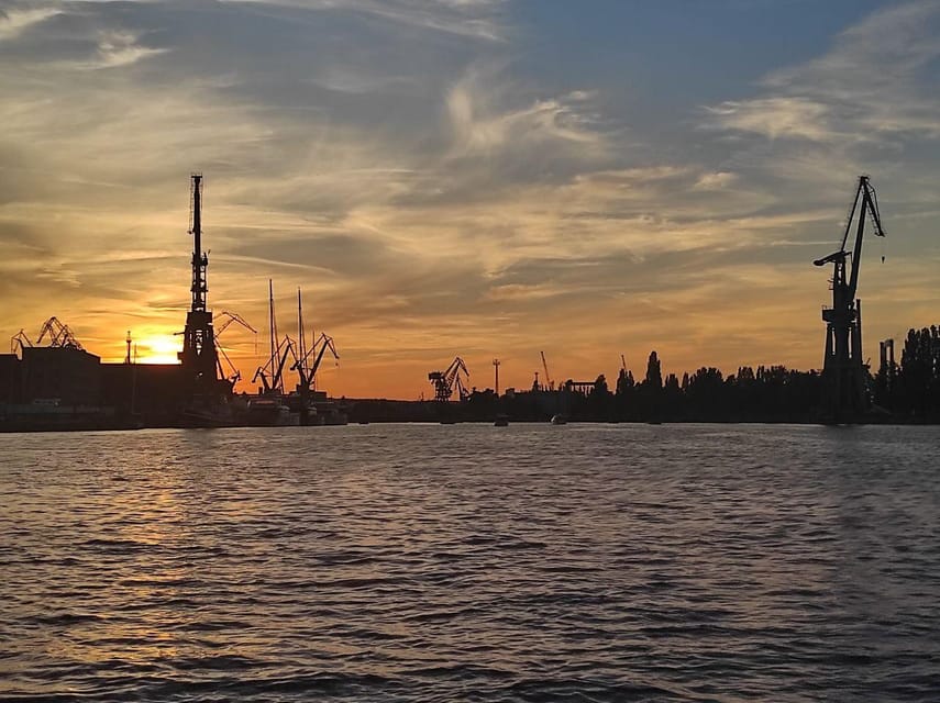 Gdańsk: Motława River Eco Cruise at Sunset with Prosecco - Should you book the Motława sunset cruise?