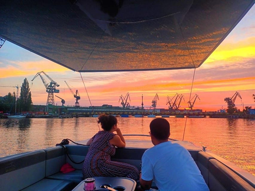 Gdańsk: Motława River Eco Cruise at Sunset with Prosecco - Starting at Boat & Bike beside the Motława
