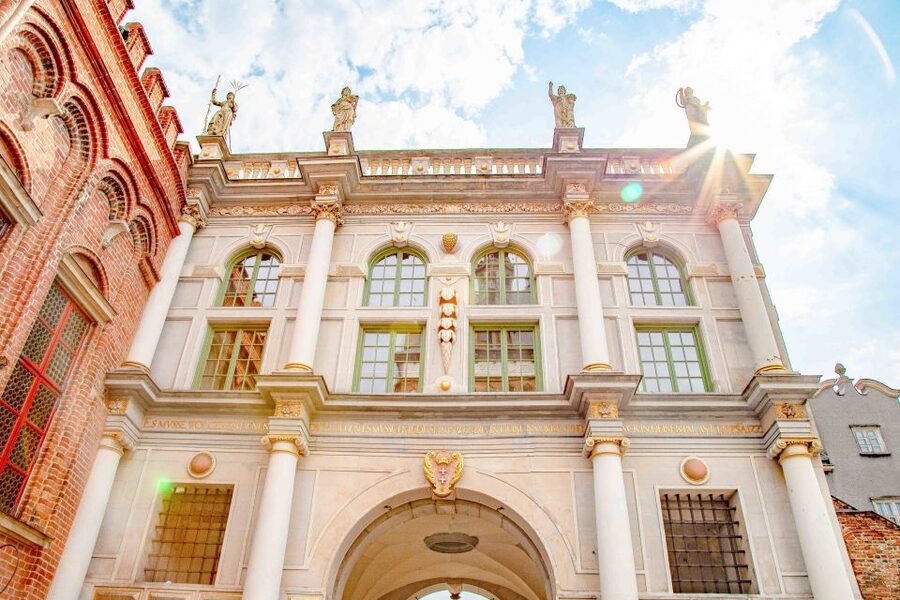 Gdansk Old Town 2-Hour Walking Tour - Starting at the Upland Gate and Golden Gate