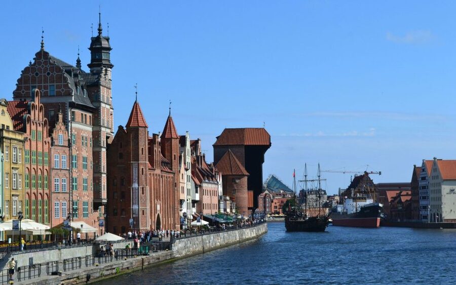 Gdansk Old Town: German Influence Walking Tour - The Motlawa waterfront and the Hanseatic connection
