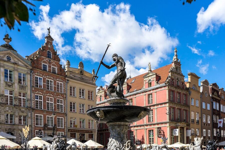 Gdańsk: Old Town Private Walking Tour with Legends and Facts - Inside St Mary’s Basilica