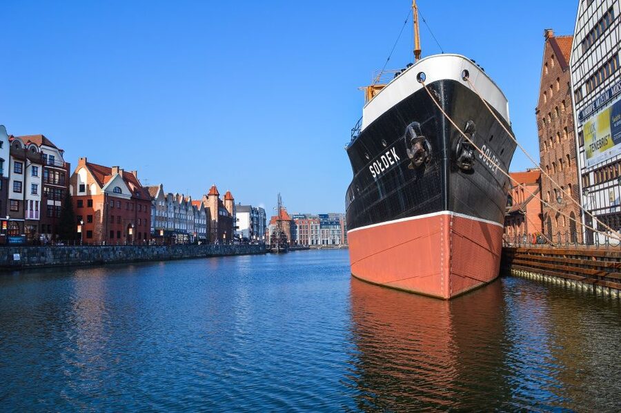 Gdańsk: Old Town Private Walking Tour with Legends and Facts - The Great Armoury and the two-hour choice