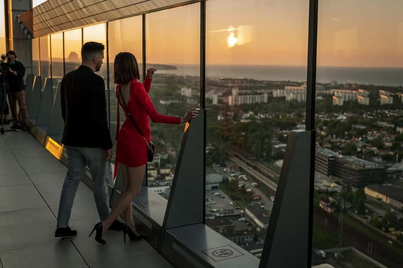 Gdańsk: Olivia Star Sky-High Views, Dinner, and Cocktails - The 32nd-floor viewpoint and the Tricity panorama