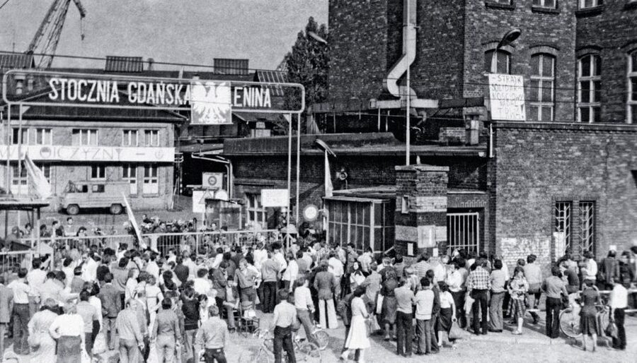 Gdansk: Private Communism Tour with Solidarity Center Museum - Who Should Book This Gdańsk Tour?