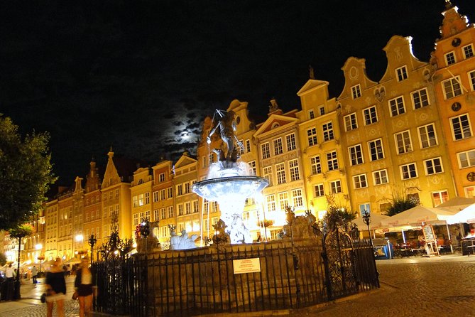 Gdansk: Pub Crawl with Free Drinks - The final club and included entry