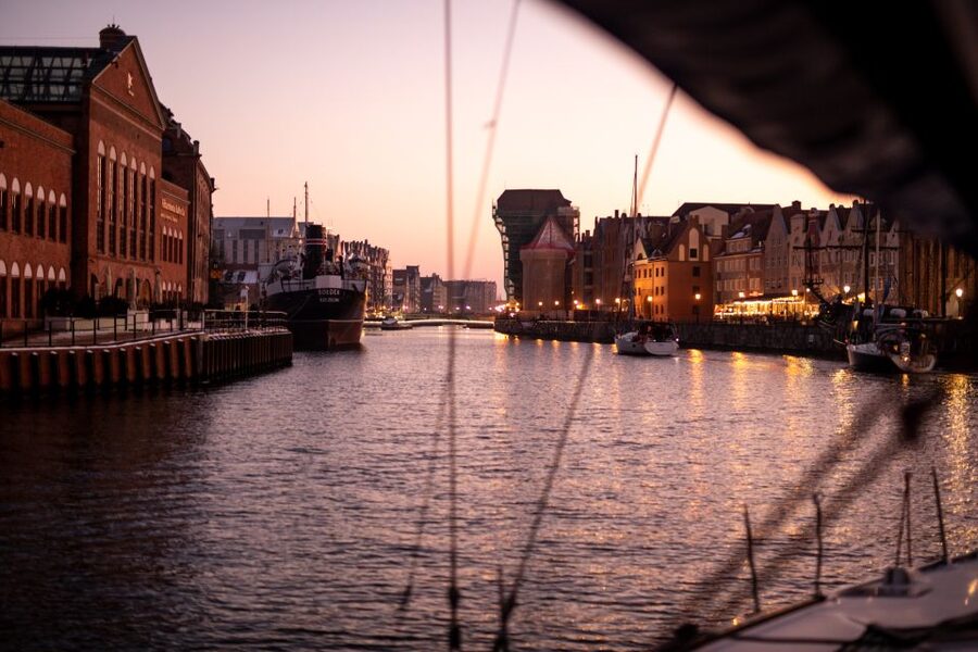 Gdańsk: Scenic Sunset Cruise with Welcome Drink - From Przystań Cesarska to the shipyards
