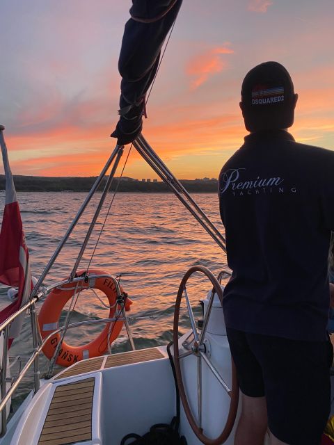 Gdańsk: Scenic Sunset Cruise with Welcome Drink - What the sunset portion is really like