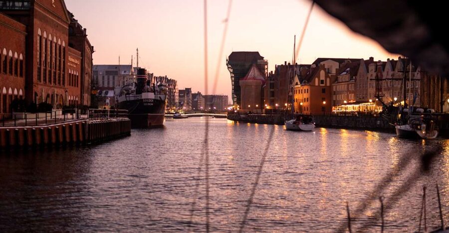 Gdańsk: Scenic Sunset Cruise with Welcome Drink - Boarding at the Motława near Stara Stocznia