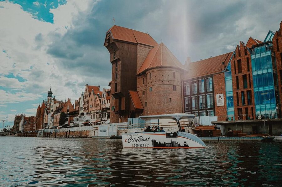Gdańsk: Sightseeing EcoCruise around the Old Town of Gdansk - The guide, audio commentary, and atmosphere