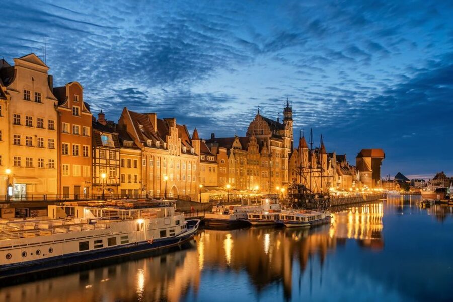 Gdansk: Small Group Walking Tour - Artus Court and the city gates