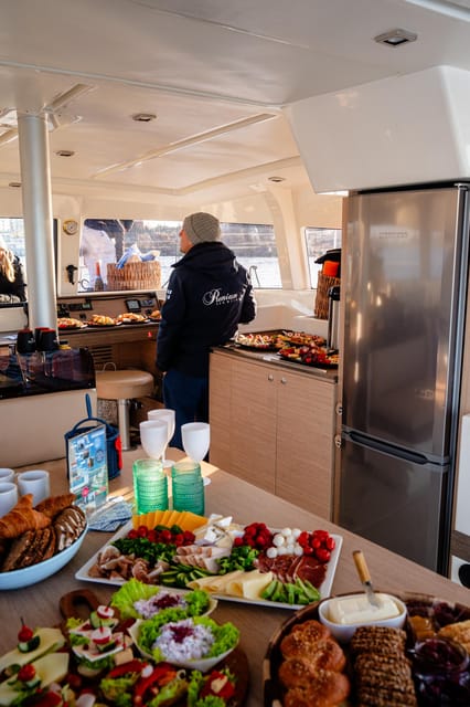 Gdansk/Sopot: Breakfast Cruise on a Catamaran - Who will enjoy this morning best