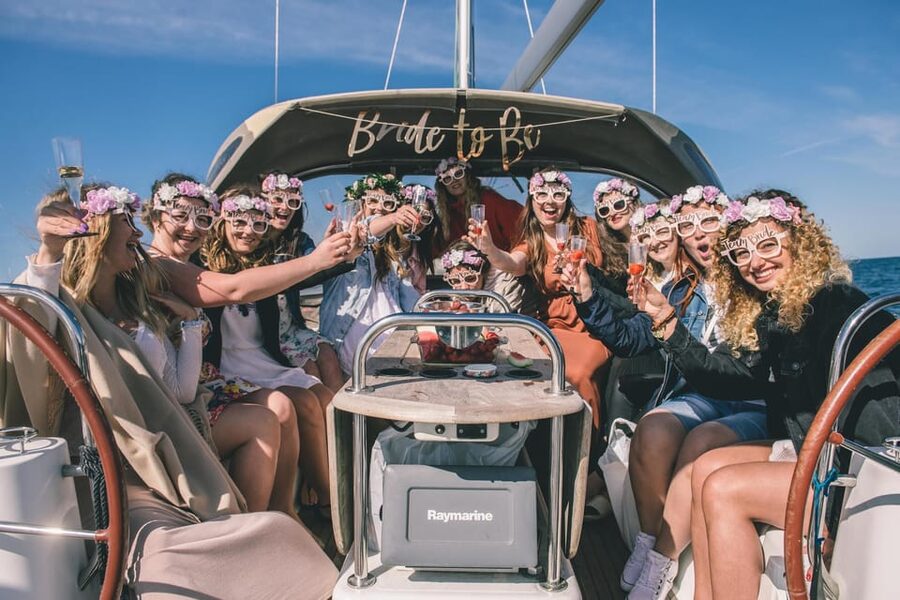 Gdańsk/Sopot: Private Boat Party - Picking between Gdańsk and Sopot