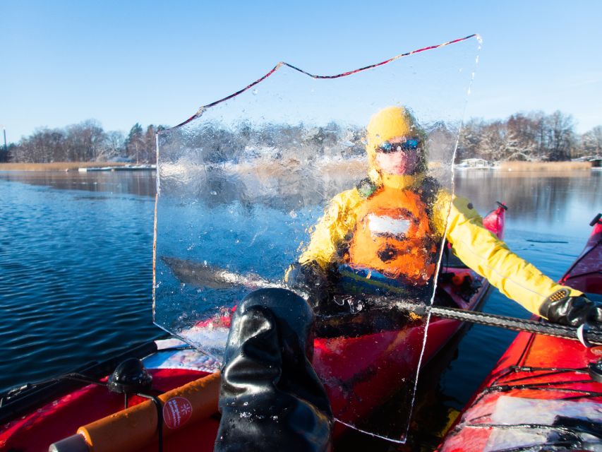 Gdansk: Winter Kayaking Tour - The Motlawa River and the Shipyard Cranes