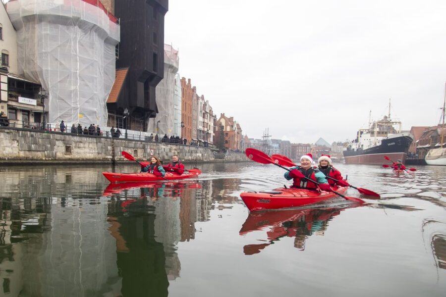 Gdansk: Winter Kayaking Tour - Turning into the Radunia Canal