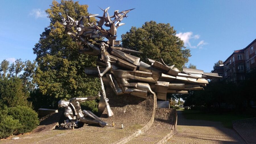 Gdańsk: World War II Tour - Language, timing, and weather
