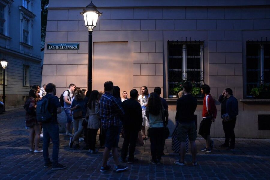 Ghosts & Crimes: Macabre Kraków Walking Tour in English - How this compares with a standard Kraków walking tour