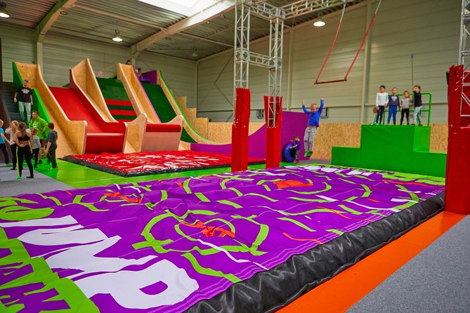 GOjump MEGAPARK Kraków-Sikorki - 1 hour Trampoline Park ticket - Rainy-day value in Krakow
