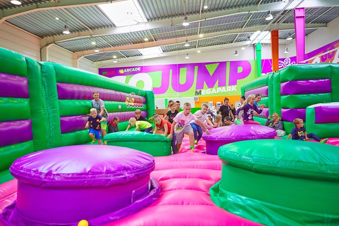 GOjump MEGAPARK Kraków-Sikorki 1h ticket: GOair Inflatable Park - Who Will Enjoy GOair Most