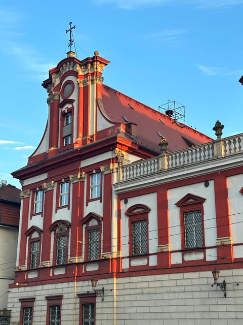 Group city tour (walking tour) through Wroclaw in German - The University of Wroclaw adds intellectual weight
