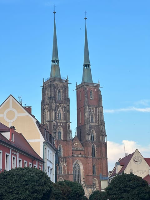 Group city tour (walking tour) through Wroclaw in German - St. Elizabeth’s Church brings the route upward